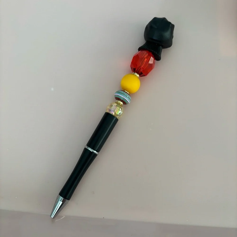 Disney Doorables: Star Wars: Darth Maul in hood handmade beaded pen